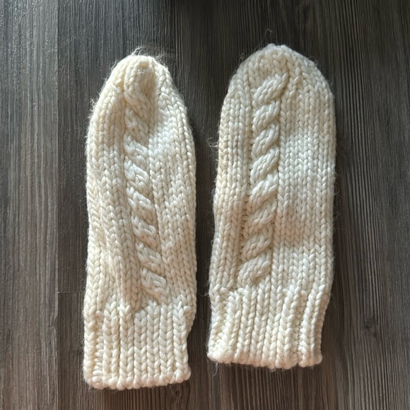 Winter Mittens - Picture 1 of 3